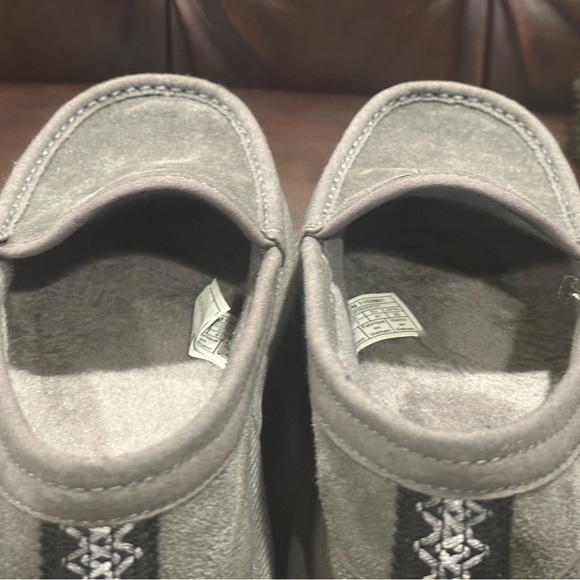 Worn once Men’s UGG Dex Slip-on Suede Loafers size:8 - Picture 5 of 9